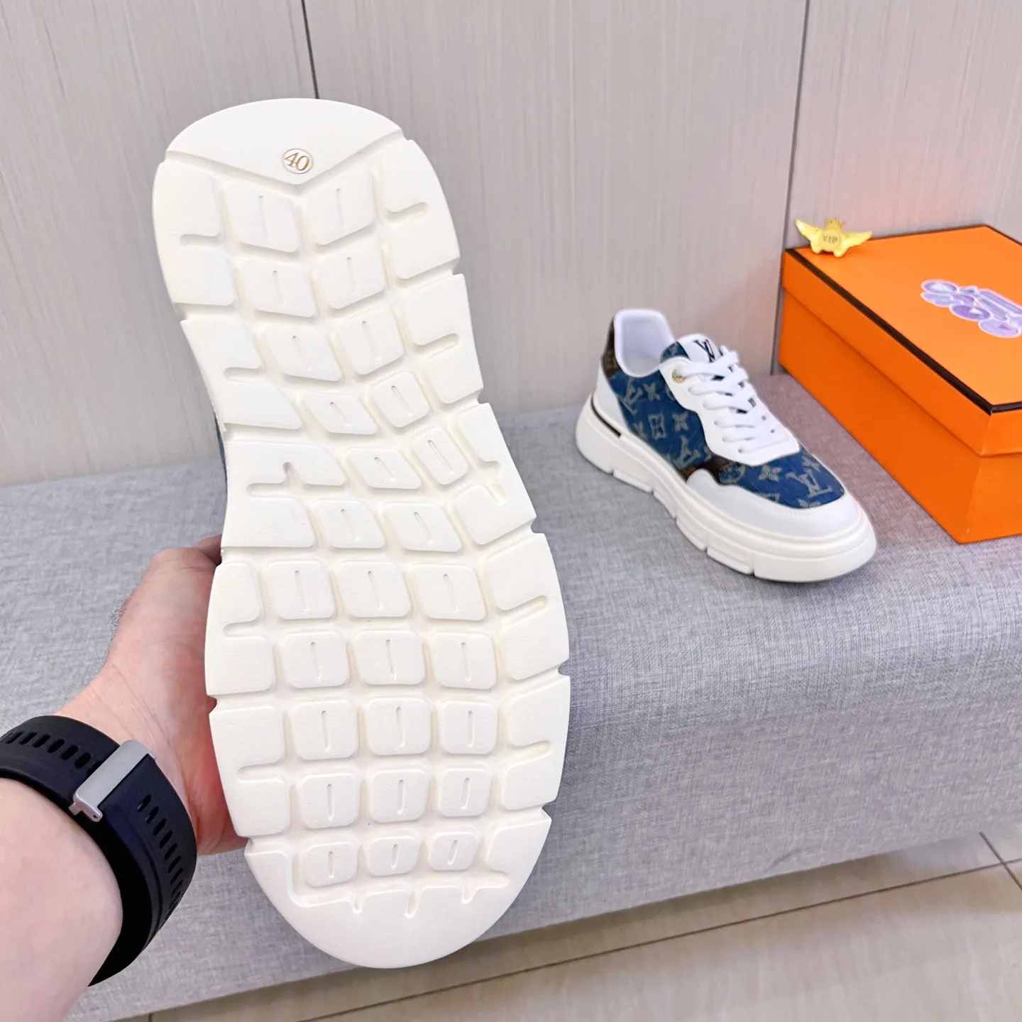 Men's shoes 💰 420 men's shoes 💰 [LV] 🔥 Louis Vuitton high-end men's shoes brand official website 1:1 latest masterpiece: uppers are made of Italian imported first-layer cowhide with comfortable and breathable lining ➕ original non-slip and wear-resistant outsole 🔥, making walking more convenient and comfortable! An exclusive new model, a stunning work, a beautiful 1:1 replica [color] compared to the official quality! Create a fashionable personality to set off your uniqueness! A must-have for trendy men! Classic 🔥Size: 38-44 Color: 🔥 2⃣️colors available🔥.